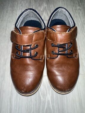Kids Brown Faux-Leather Dress Shoes with Velcro Strap, size 10 little kid